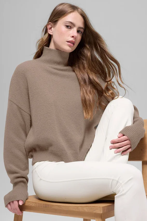 Pull à col roulé court New Class en laine et cachemire - Chai Latte
