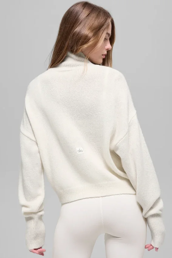 Pull à col roulé court « New Class » en laine et cachemire – Ivoire