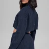 Pull à col roulé court « Winter Bliss » à mailles torsadées et manches longues - Bleu marine