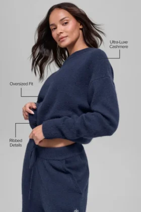 Pull court à col rond New Class en laine et cachemire – Bleu marine
