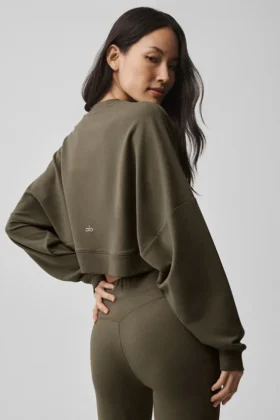 Pull court à col rond Sway – Olive Tree