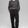 Pull court en laine et cachemire « New Class » à col en V - Gris platine