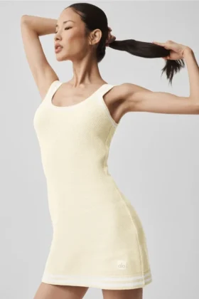 Pull en maille « Tennis Club » – Avoine/Blanc