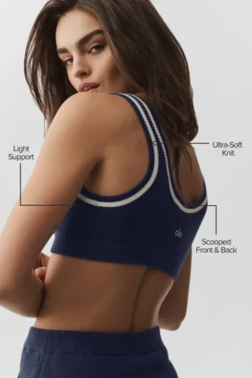 Pull en maille « Tennis Club » – Bleu marine/Ivoire