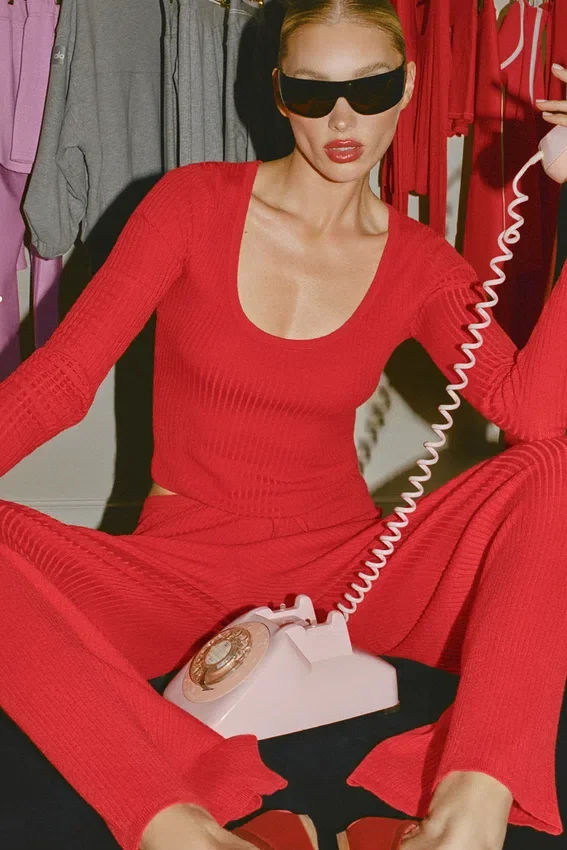 Pull en maille Unwind à manches longues - Rouge vif
