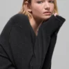 Pull oversize en laine et cachemire « New Class » à col en V – Noir