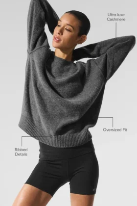 Pull unisexe à col rond « New Class » en laine et cachemire – Gris platine