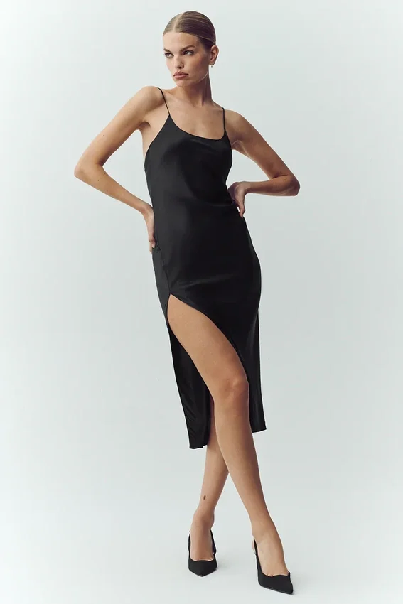 Robe nuisette lumineuse en soie – Noir