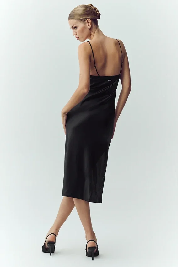 Robe nuisette lumineuse en soie – Noir