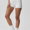 Short Alo Softsculpt taille mi-haute 2" - Blanc