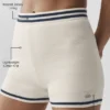 Short court en maille « Tennis Club » – Ivoire/Bleu marine