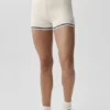 Short court en maille « Tennis Club » – Ivoire/Bleu marine