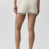 Short court en maille « Tennis Club » – Ivoire/Bleu marine