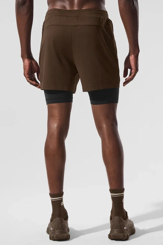 Short de performance 2-en-1 Conquer React - Espresso/Noir