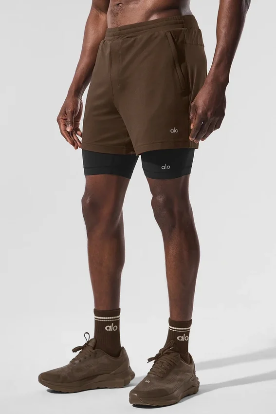 Short de performance 2-en-1 Conquer React - Espresso/Noir