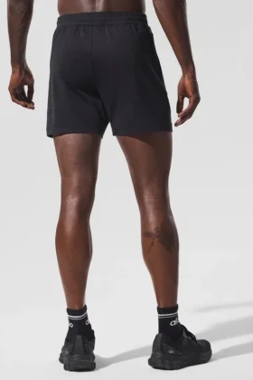 Short de performance Conquer React 7″ – Noir