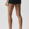Shorts Alo Softsculpt taille basse à revers de 3" – Noir