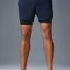 Shorts de performance 2-en-1 Conquer React - Bleu marine/Noir