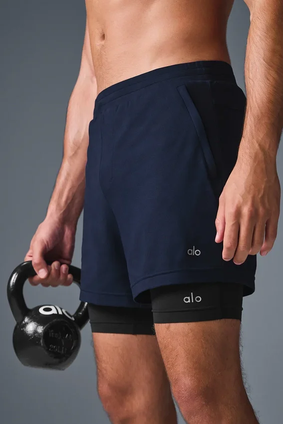 Shorts de performance 2-en-1 Conquer React - Bleu marine/Noir