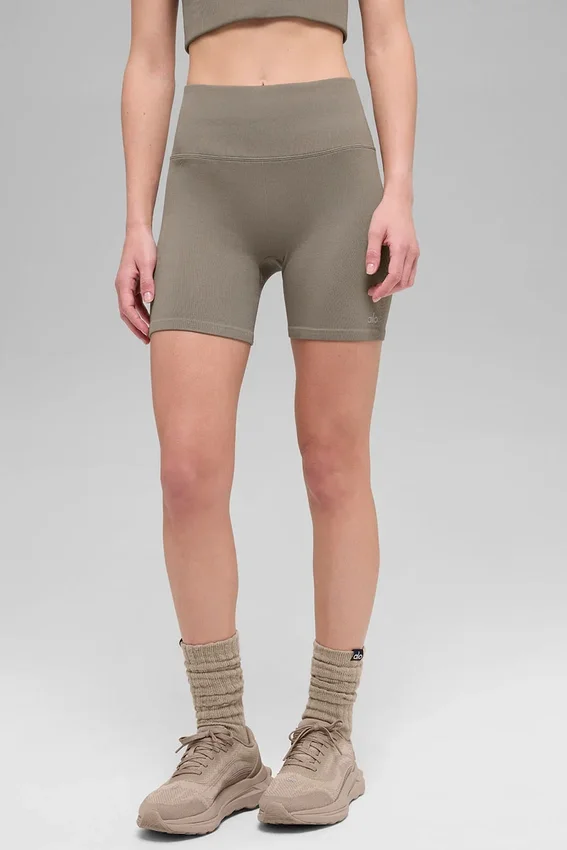 Shorts « Favorite » sans coutures à côtes de 5" - Cacao clair