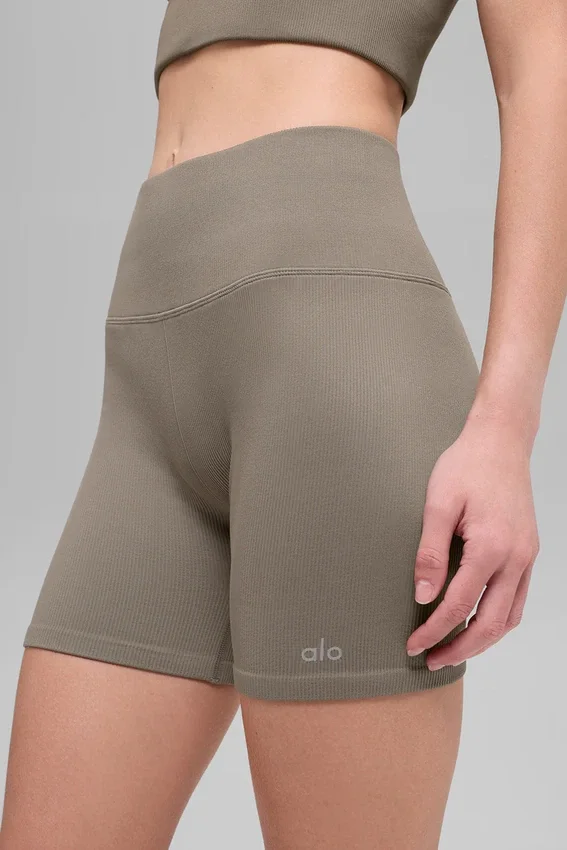 Shorts « Favorite » sans coutures à côtes de 5" - Cacao clair