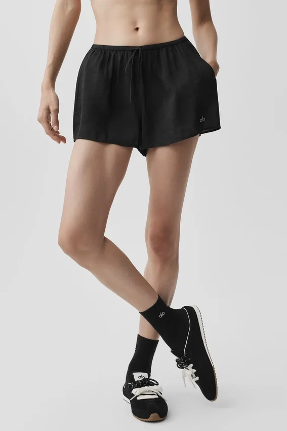 Shorts mi-transparents « Golden Hour » à taille mi-haute – Noir