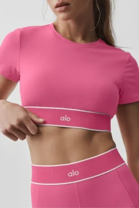 Soutien-gorge à manches courtes Alo Softsculpt « Amp It up » – Rose paradisiaque