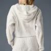 Sweat à capuche « Winter Bliss » en maille torsadée - Ivoire
