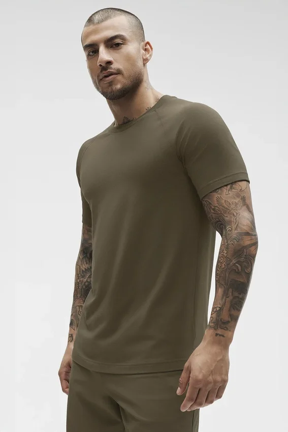 T-shirt à col rond et manches courtes Alo Vapor - Olive Tree