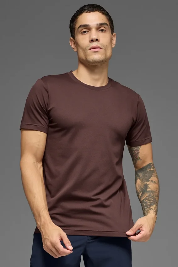 T-shirt à col rond et manches courtes Conquer Reform - Brownstone
