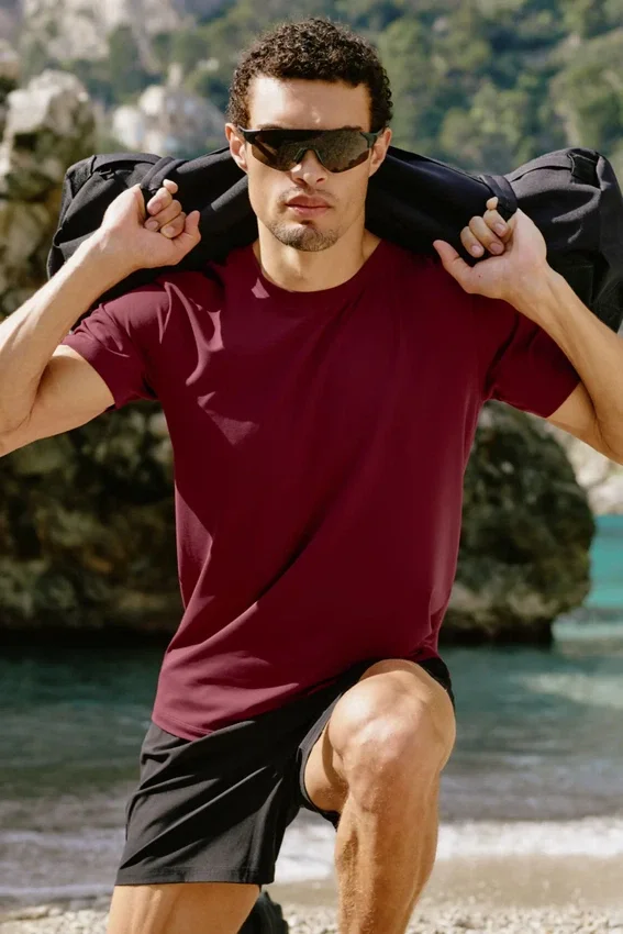 T-shirt à col rond et Manches courtes Conquer Reform - Garnet
