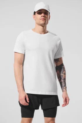 T-shirt à col rond Triumph | T-shirts et débardeurs de yoga pour homme
