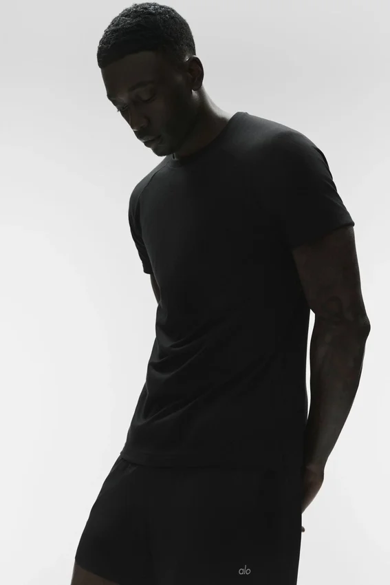 T-shirt à col rond Triumph | T-shirts et débardeurs de yoga pour homme