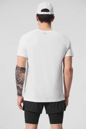 T-shirt à col rond Triumph | T-shirts et débardeurs de yoga pour homme