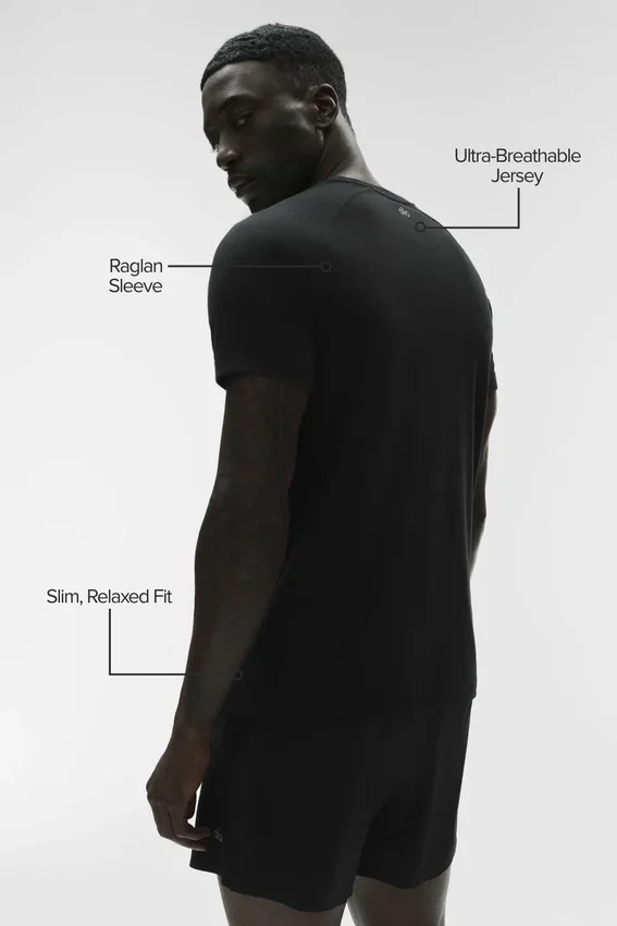 T-shirt à col rond Triumph | T-shirts et débardeurs de yoga pour homme