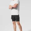 T-shirt à col rond Triumph | T-shirts et débardeurs de yoga pour homme