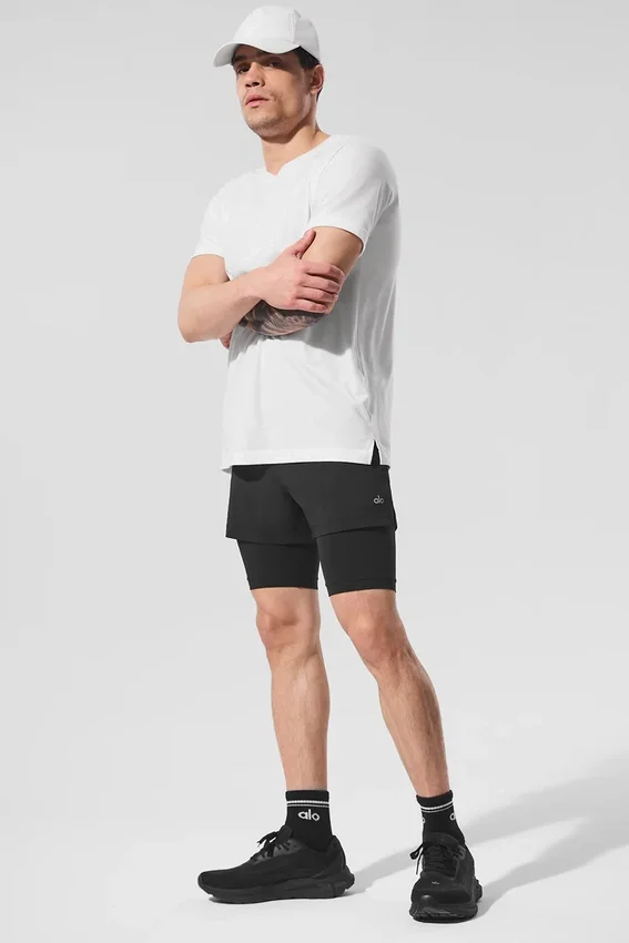 T-shirt à col rond Triumph | T-shirts et débardeurs de yoga pour homme