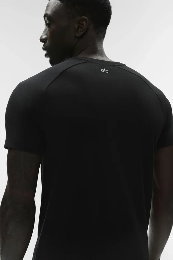 T-shirt à col rond Triumph | T-shirts et débardeurs de yoga pour homme