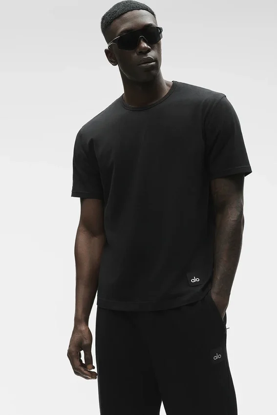 T-shirt de ville à manches courtes Essential - Noir