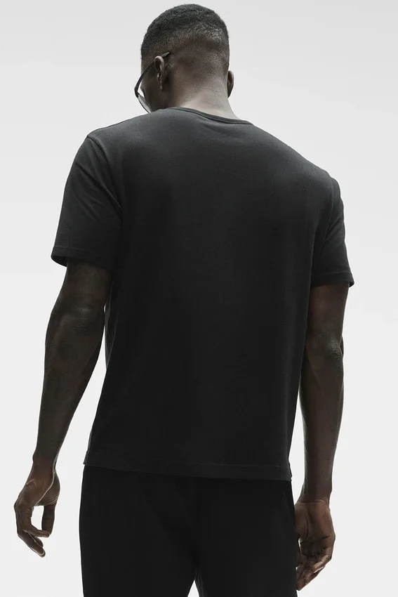 T-shirt de ville à manches courtes Essential - Noir