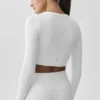 T-shirt à manches longues court « Serene » sans coutures et à côtes - Blanc