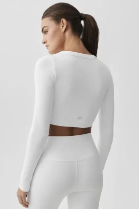 T-shirt à manches longues court « Serene » sans coutures et à côtes – Blanc