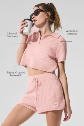 T-shirt polo en cachemire moelleux à motif gaufré – Quartz rose