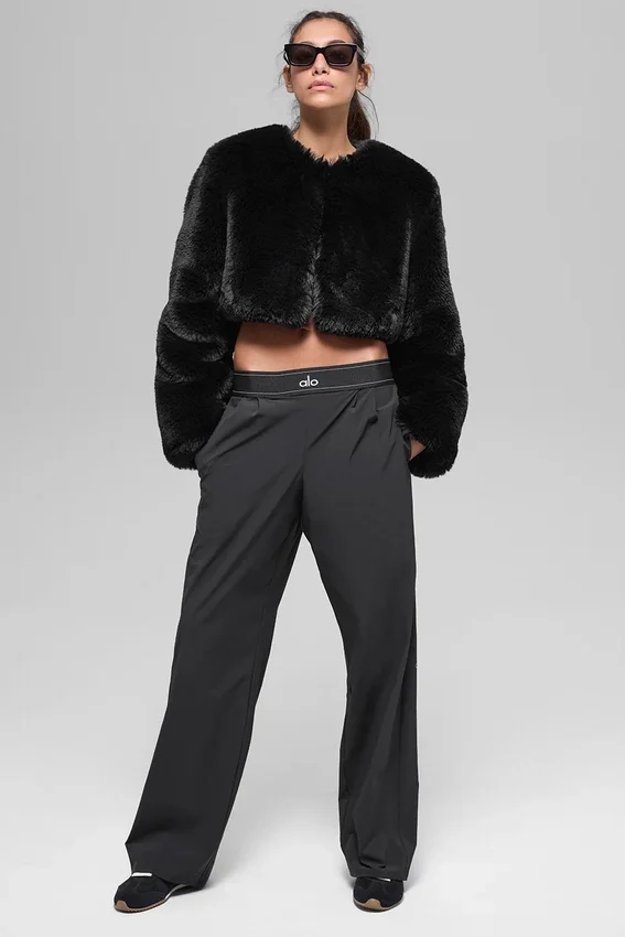 Veste courte chic en fausse fourrure - Noir