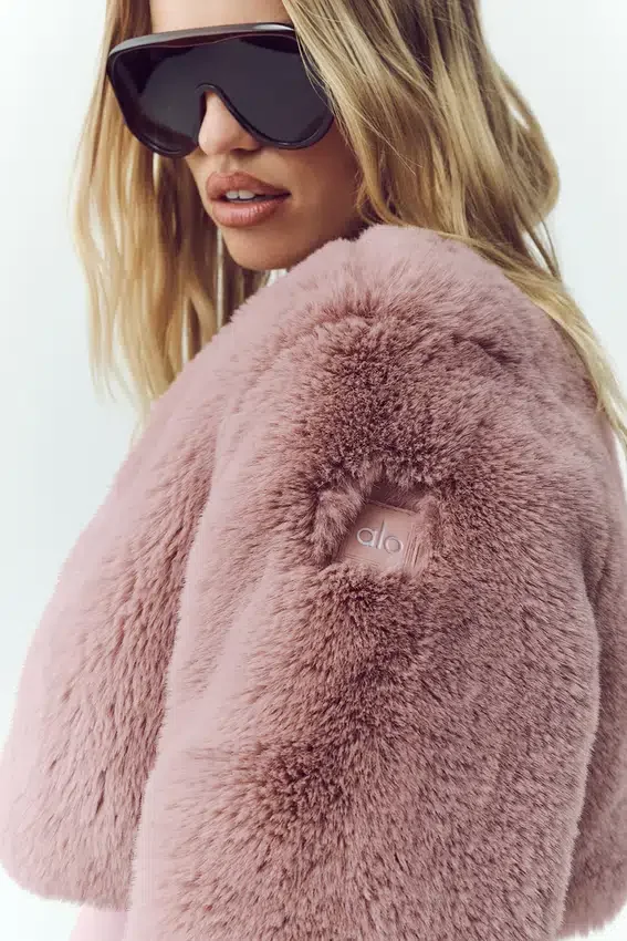 Veste courte chic en fausse fourrure - Rose champagne