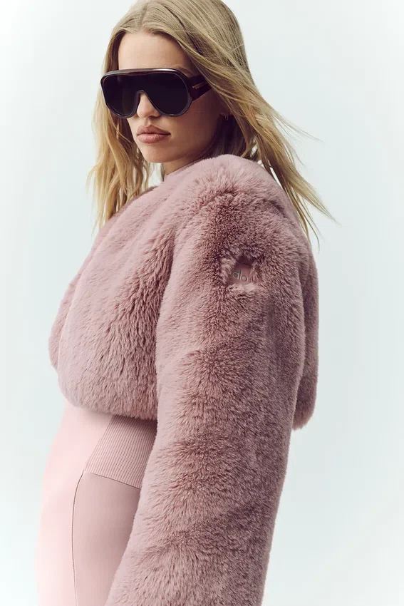 Veste courte chic en fausse fourrure - Rose champagne