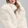 Veste courte en fausse fourrure somptueuse - Ivoire
