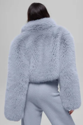 Veste courte en fausse fourrure somptueuse – Winter Frost