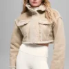 Veste courte en fausse peau de mouton Snowfall - Beige forêt