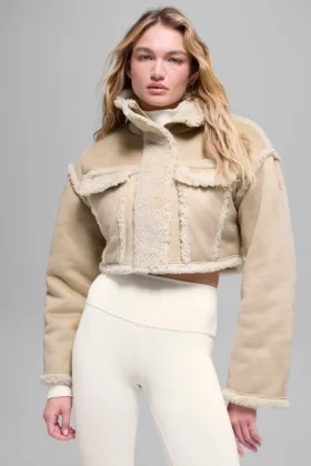Veste courte en fausse peau de mouton Snowfall - Beige forêt